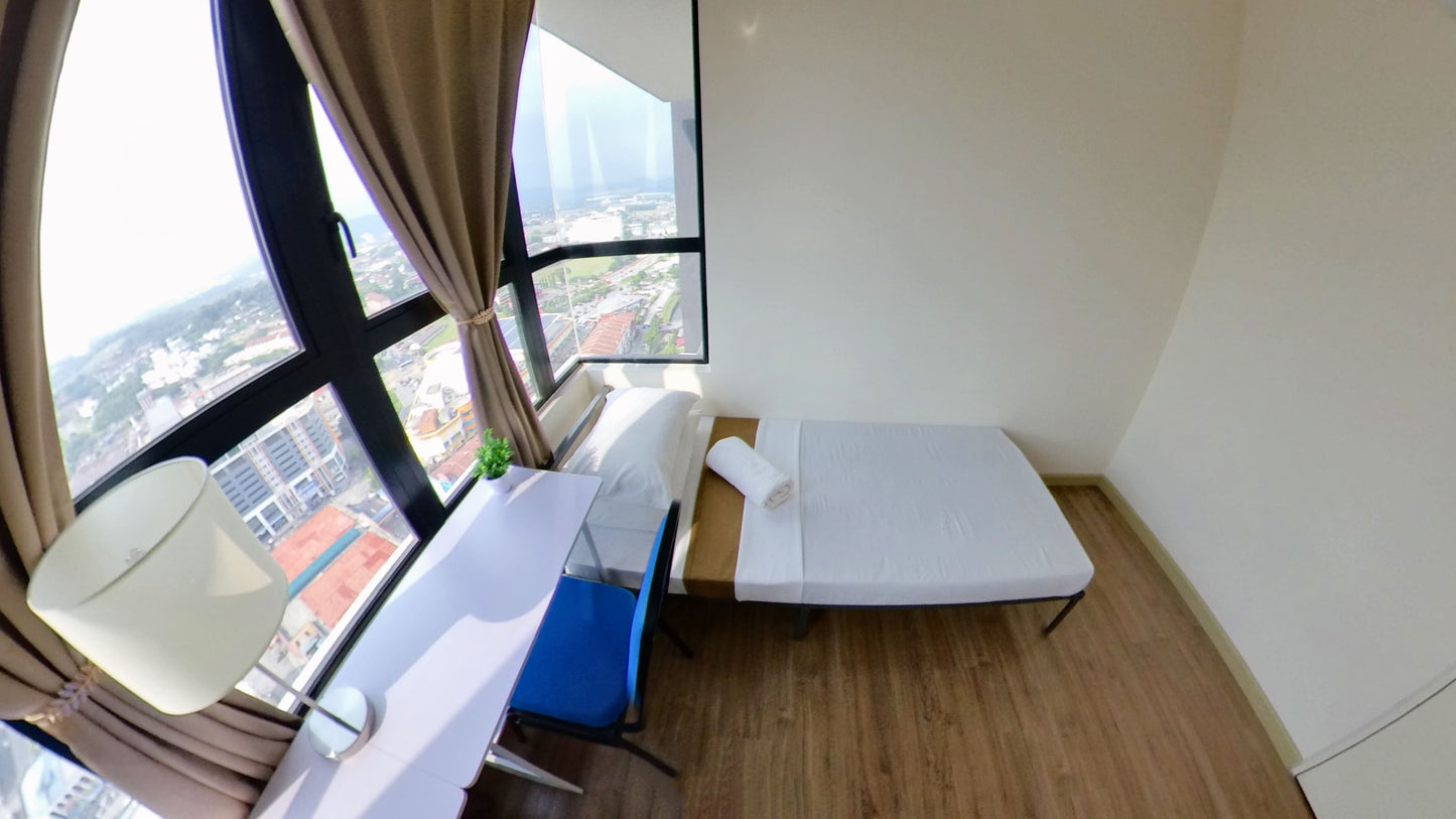 FEMALE Private & Sharing Room, Air-Con Free WIFI/Electricity/Water, Infinity Pool, MRT/KTM MKH Boulevard, Kajang