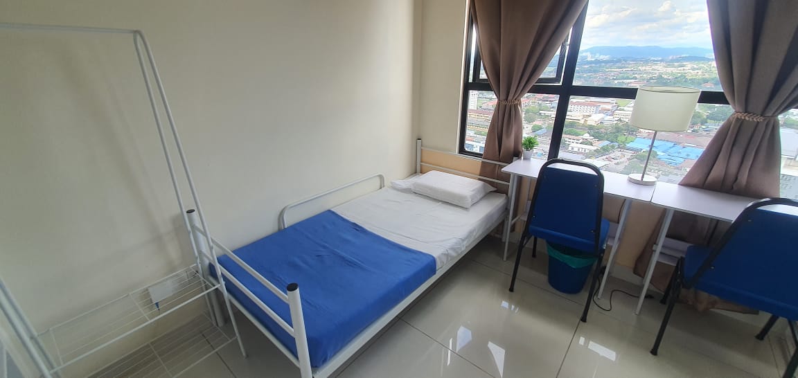 MALE - Air-Con Double Sharing Room, Infinity Pool, Netflix, MRT/KTM @MKH Boulevard