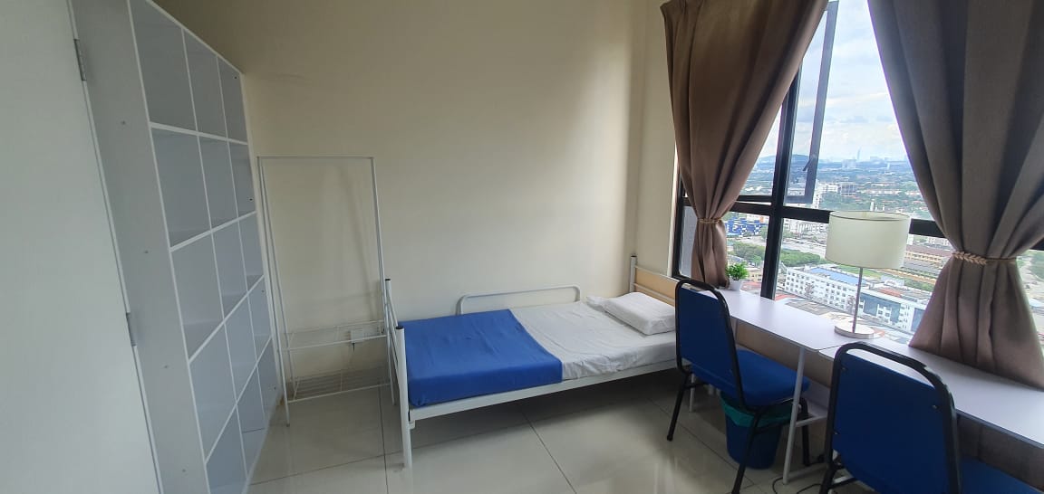 FEMALE - Air-Con Double Sharing Room, Infinity Pool, Netflix, MRT/KTM @MKH Boulevard