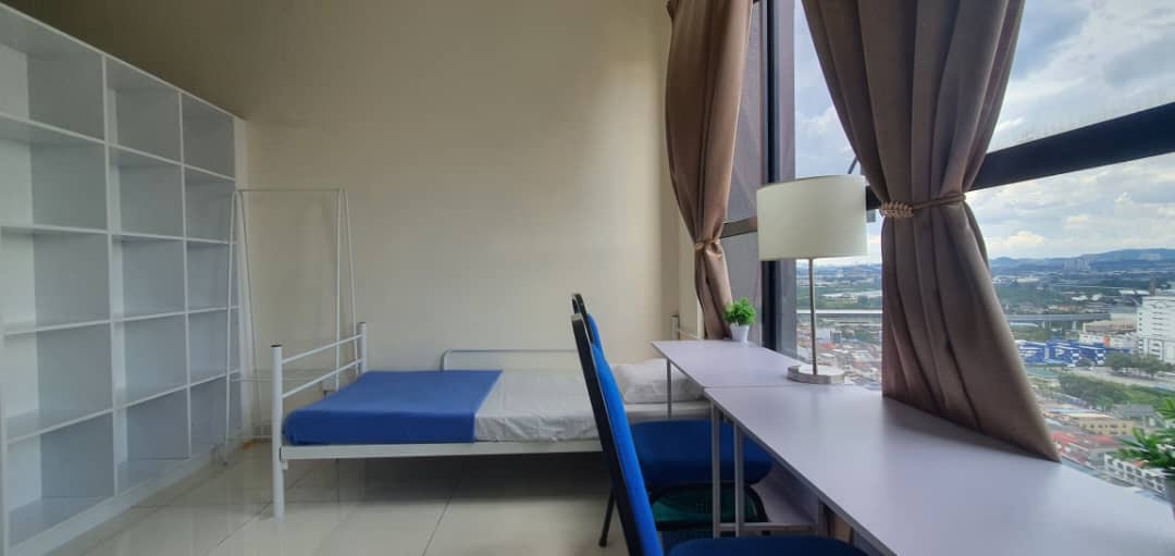 FEMALE - Air-Con Double Sharing Room, Infinity Pool, Netflix, MRT/KTM @MKH Boulevard