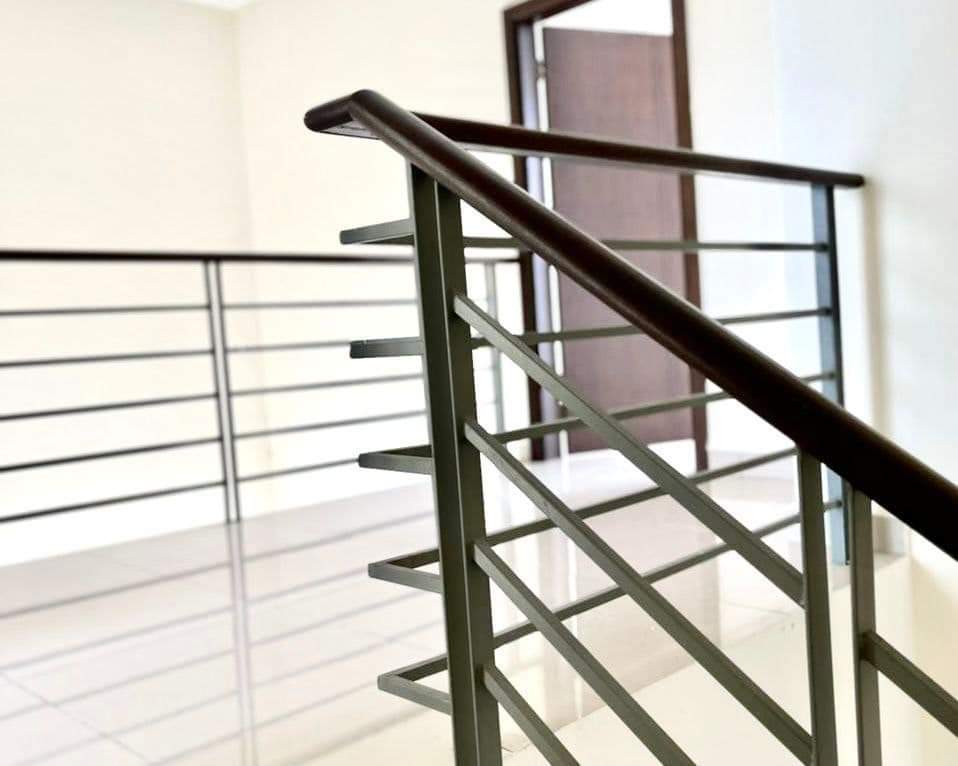3 STOREY SEMI-D TAMAN SINAR MAHKOTA BANDAR MAHKOTA CHERAS