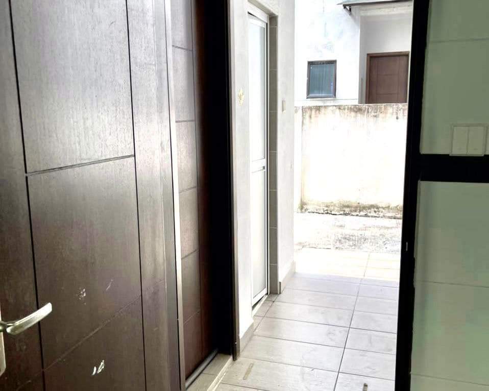 3 STOREY SEMI-D TAMAN SINAR MAHKOTA BANDAR MAHKOTA CHERAS