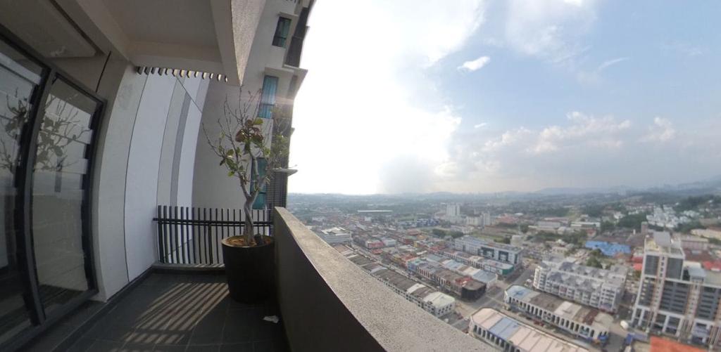 FEMALE Private & Sharing Room, Air-Con Free WIFI/Electricity/Water, Infinity Pool, MRT/KTM MKH Boulevard, Kajang