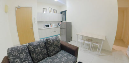 MALE - Air-Con Double Sharing Room, Infinity Pool, Netflix, MRT/KTM @MKH Boulevard