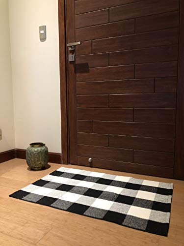 Classic Checkered Cotton Rug