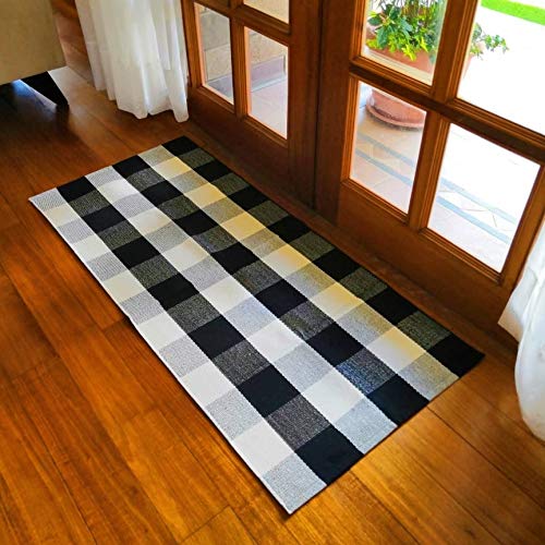 Classic Checkered Cotton Rug