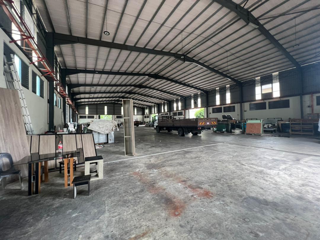 FOR RENT - Exceptional 3-Storey Factory Warehouse  in Semtec Technology Park